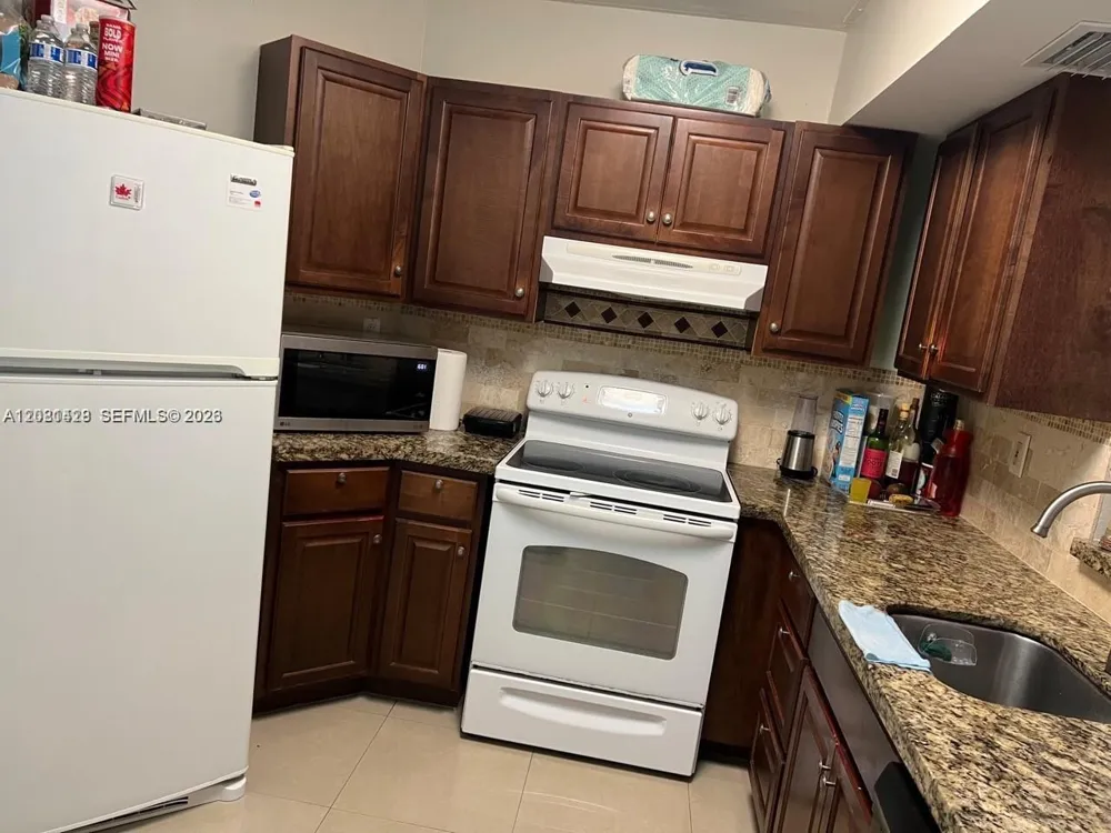 9711 Fontainebleau Blvd #D103 Miami, FL 33172