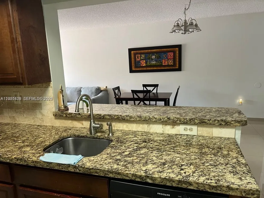 9711 Fontainebleau Blvd #D103 Miami, FL 33172