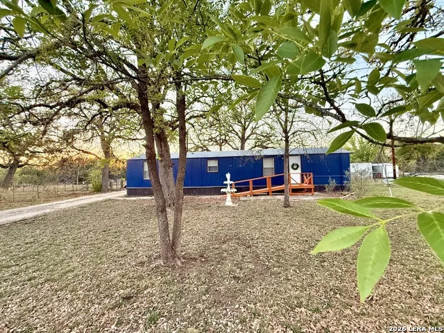 721 Oak Dr Bandera, TX 78003