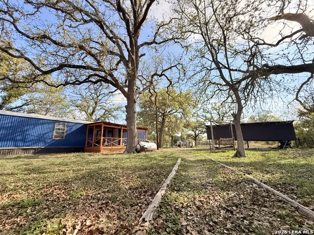 721 Oak Dr Bandera, TX 78003