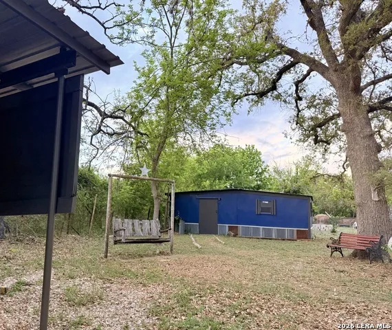721 Oak Dr Bandera, TX 78003