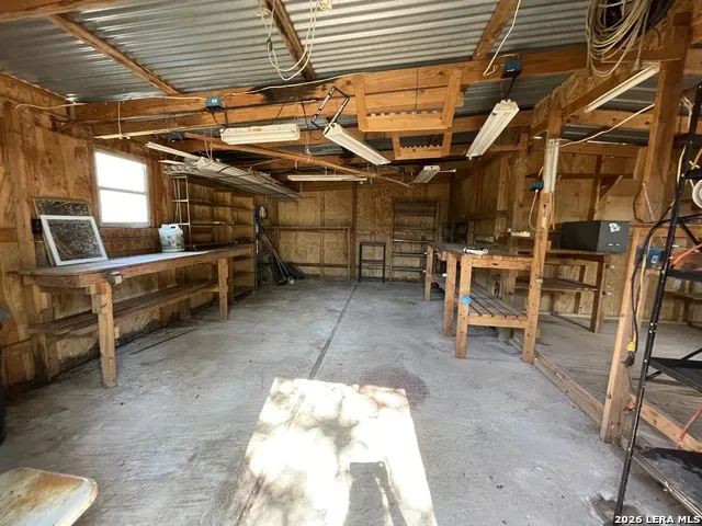 721 Oak Dr Bandera, TX 78003