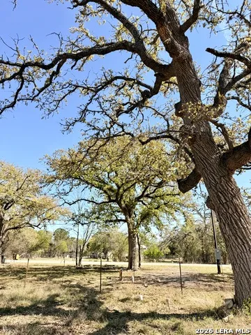 721 Oak Dr Bandera, TX 78003