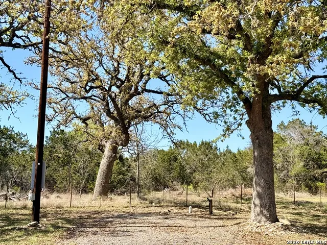 721 Oak Dr Bandera, TX 78003