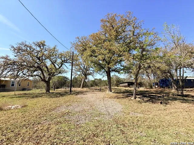 721 Oak Dr Bandera, TX 78003
