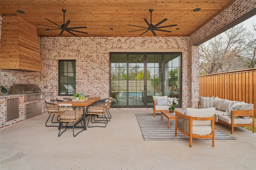 5945 Royal Crest Drive Dallas, TX 75230