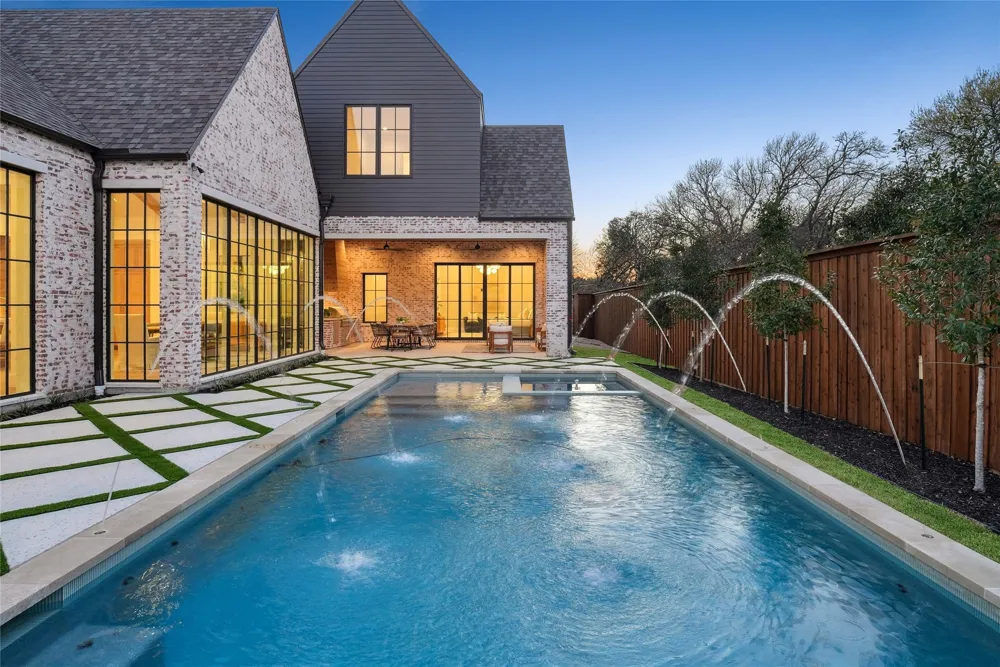 5945 Royal Crest Drive Dallas, TX 75230