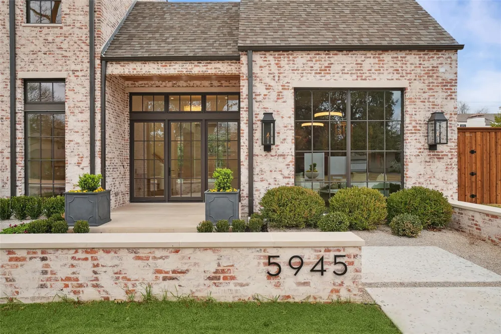 5945 Royal Crest Drive Dallas, TX 75230