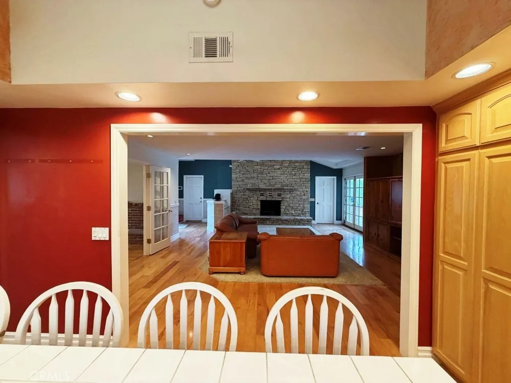 308 Somerset Placentia, CA 92870