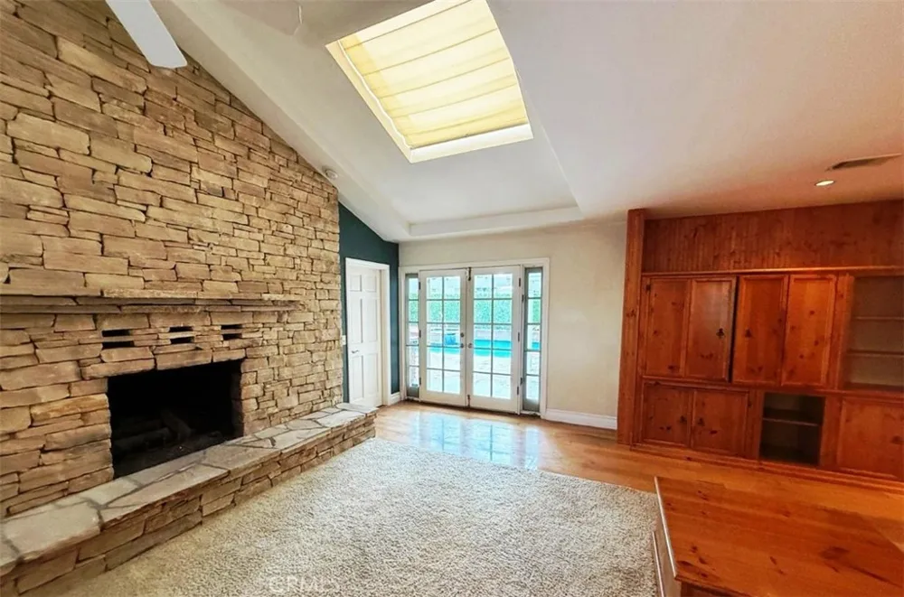 308 Somerset Placentia, CA 92870