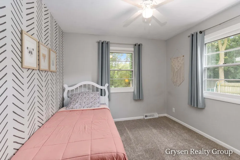 2034 Acton Road NW Grand Rapids, MI 49504