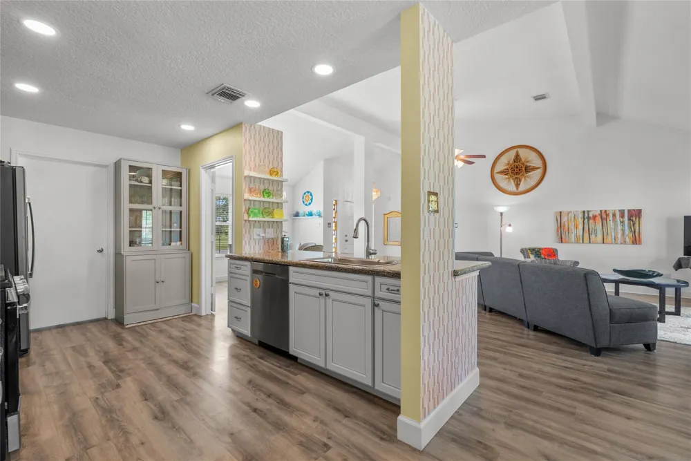 261 26th Street San Leon, TX 77539