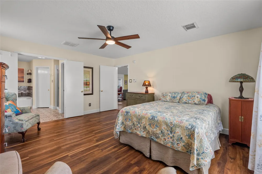 261 26th Street San Leon, TX 77539