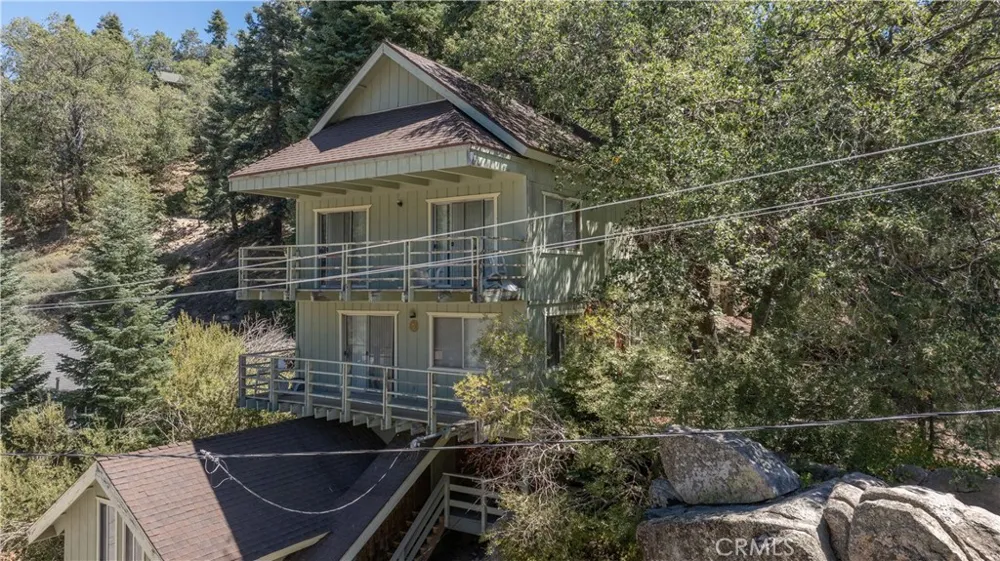 709 Ridge Green Valley Lake, CA 92341
