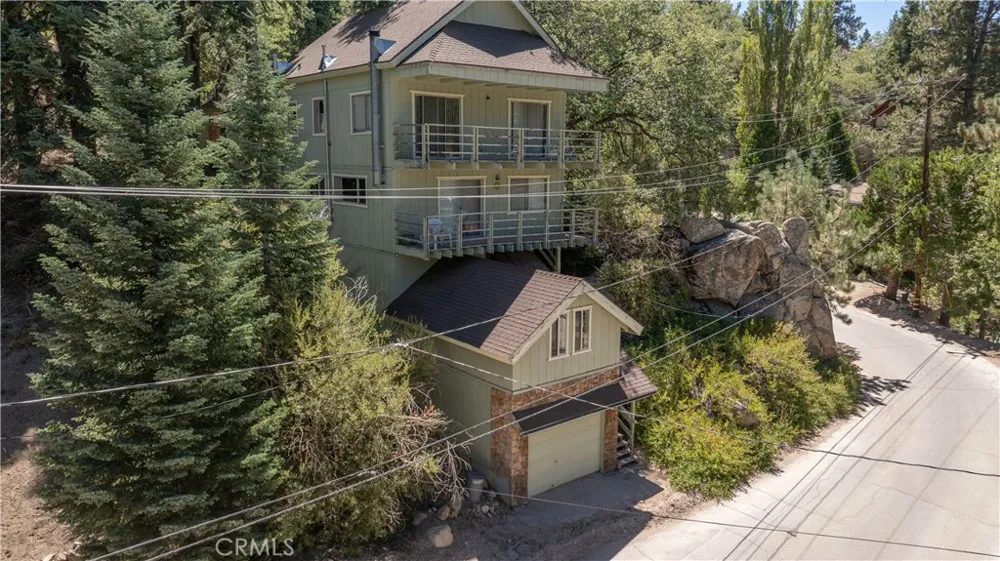 709 Ridge Green Valley Lake, CA 92341