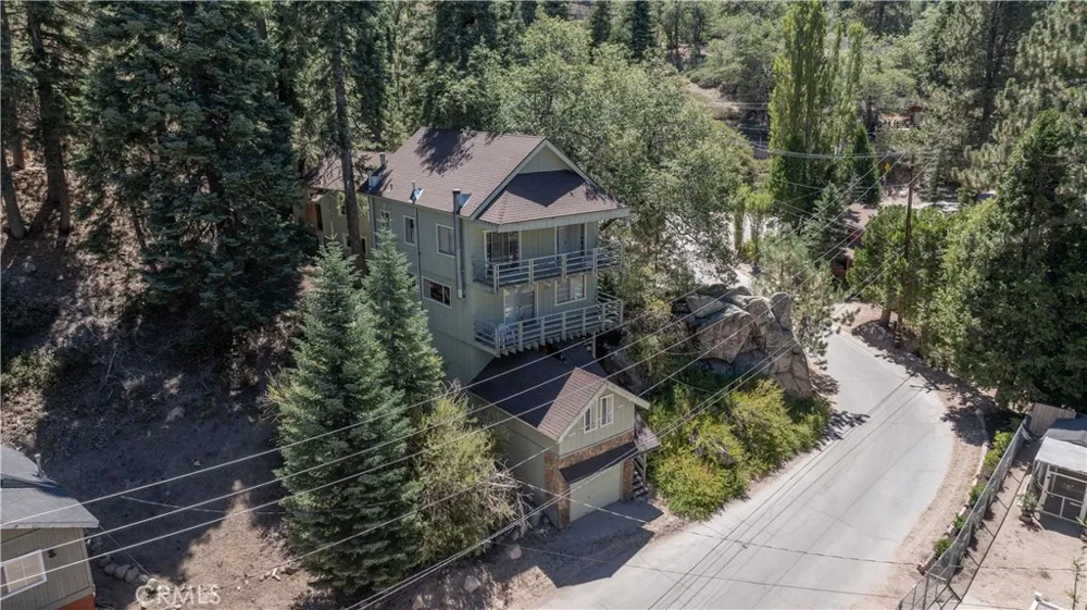 709 Ridge Green Valley Lake, CA 92341
