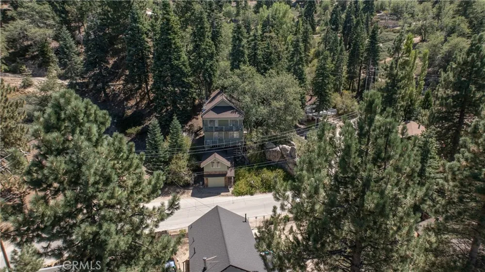 709 Ridge Green Valley Lake, CA 92341
