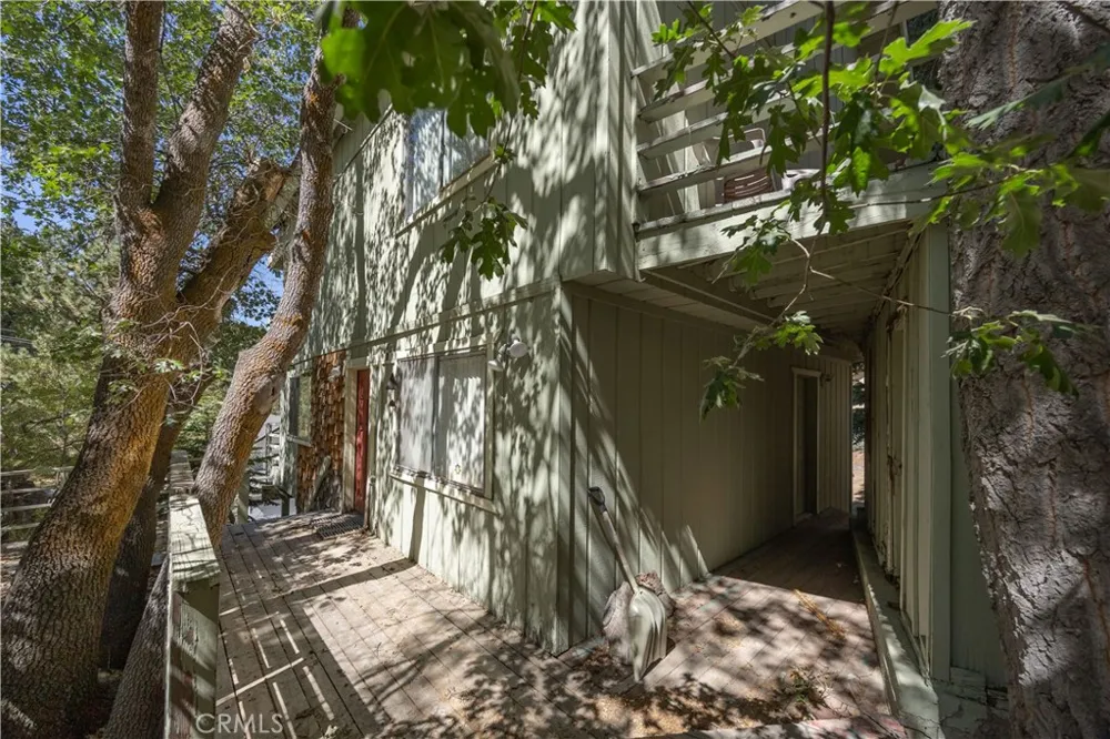 709 Ridge Green Valley Lake, CA 92341