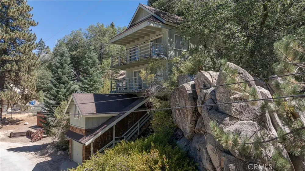 709 Ridge Green Valley Lake, CA 92341