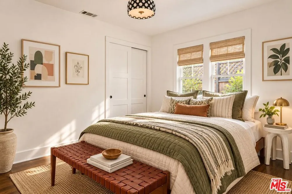 1087 S Plymouth Boulevard Los Angeles, CA 90019