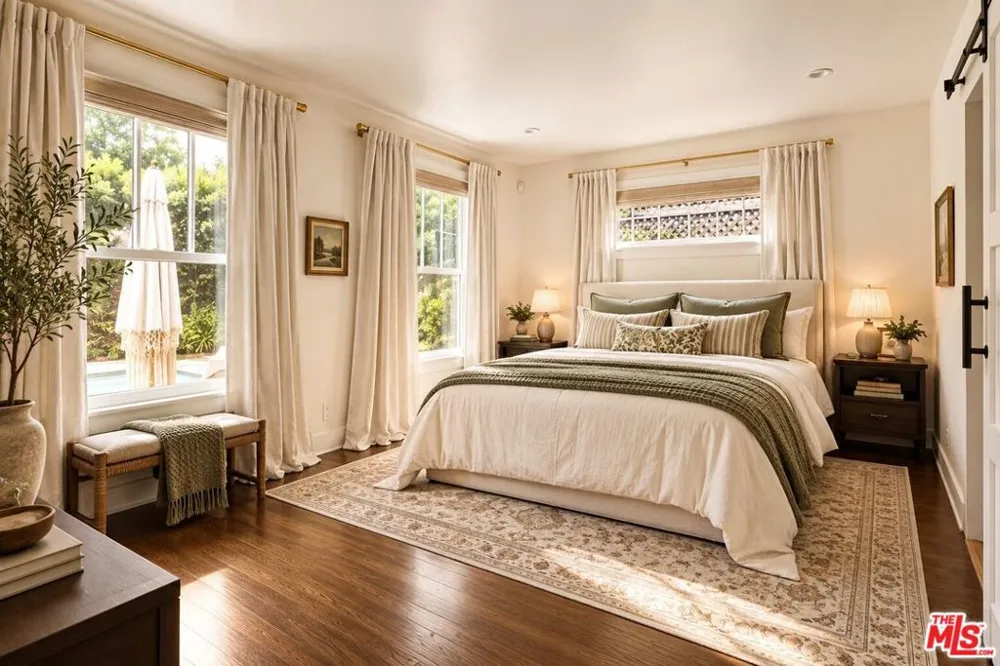 1087 S Plymouth Boulevard Los Angeles, CA 90019