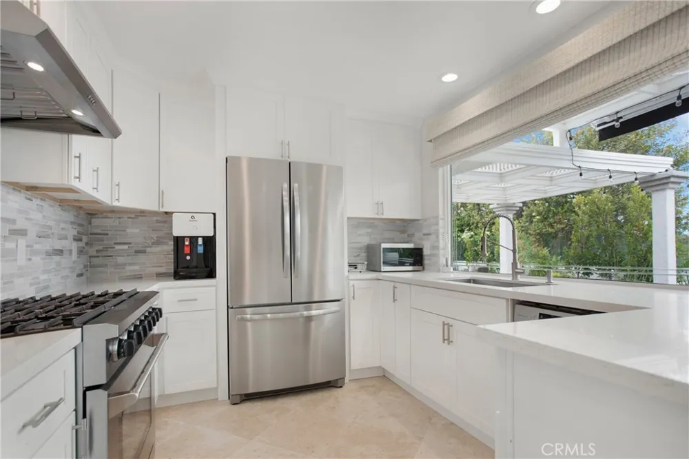 23711 Via Navarra Mission Viejo, CA 92691