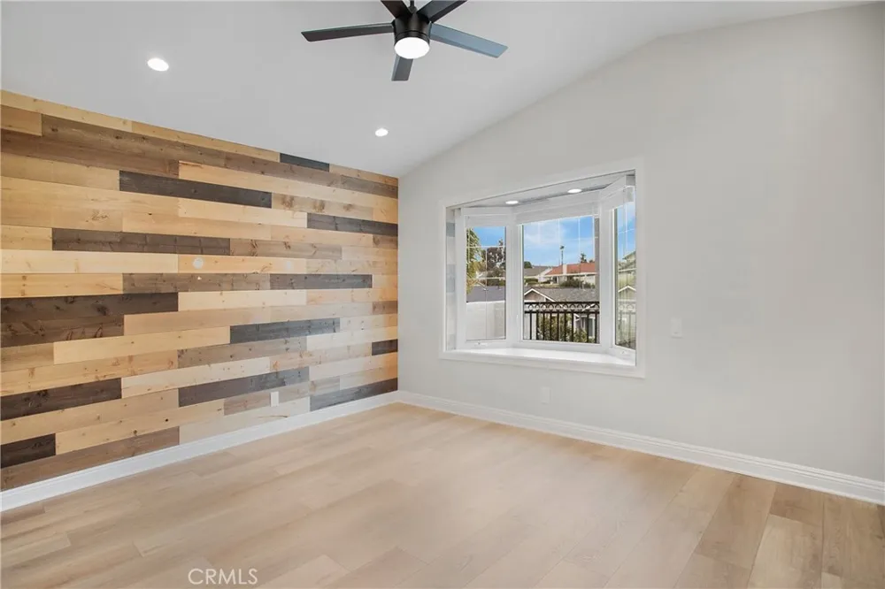 23711 Via Navarra Mission Viejo, CA 92691