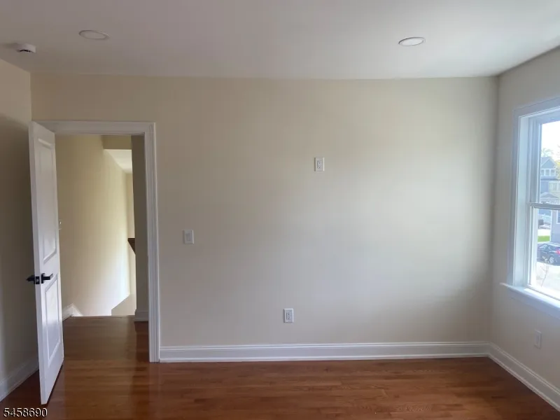 6 Melrose Ave East Orange City, NJ 07018