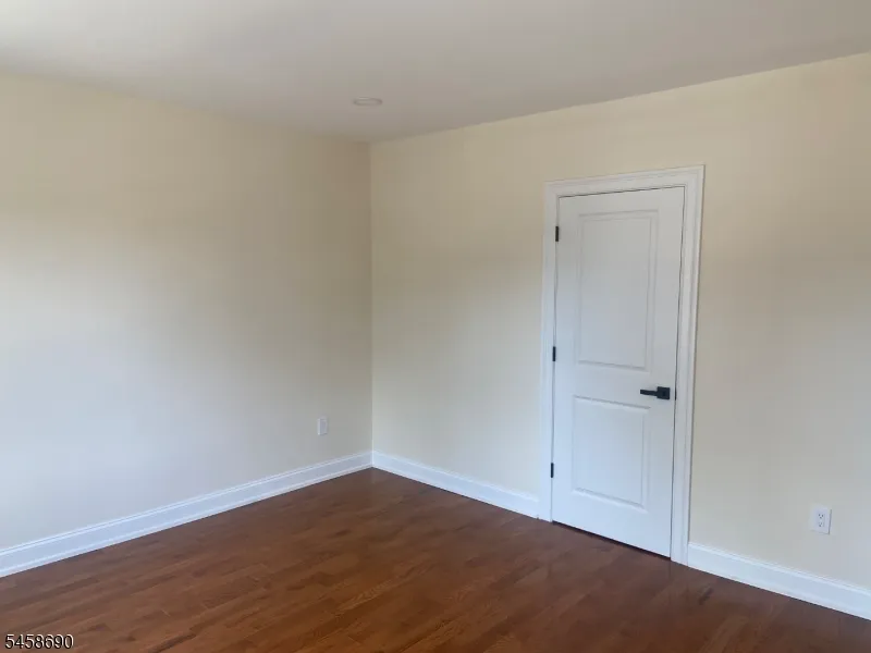 6 Melrose Ave East Orange City, NJ 07018