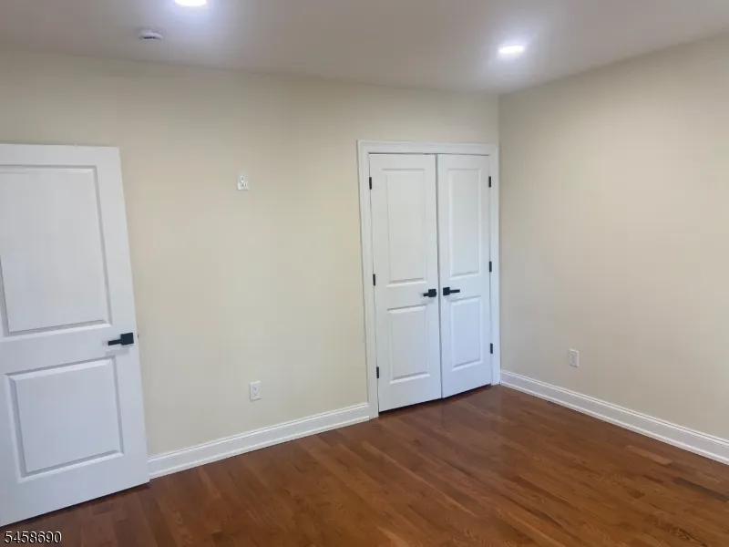 6 Melrose Ave East Orange City, NJ 07018