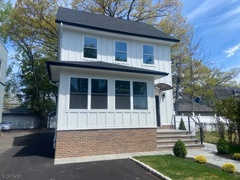 6 Melrose Ave East Orange City, NJ 07018