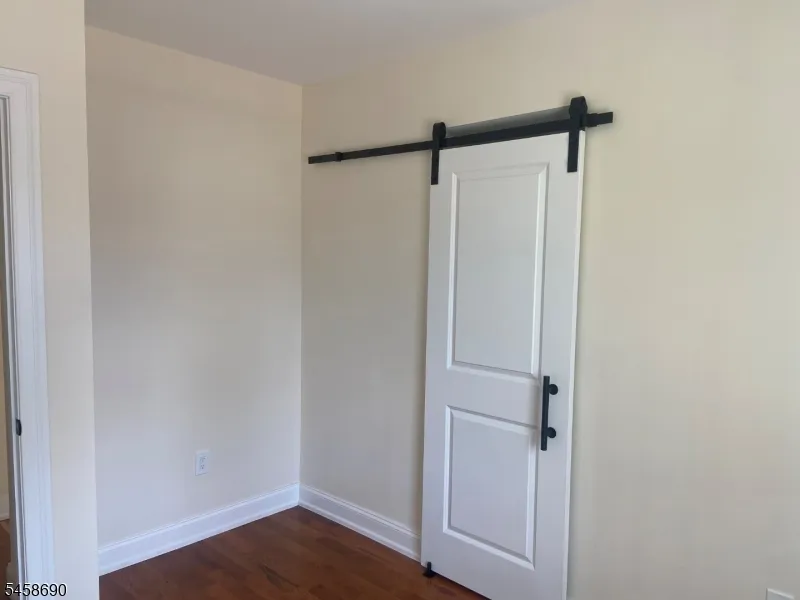 6 Melrose Ave East Orange City, NJ 07018