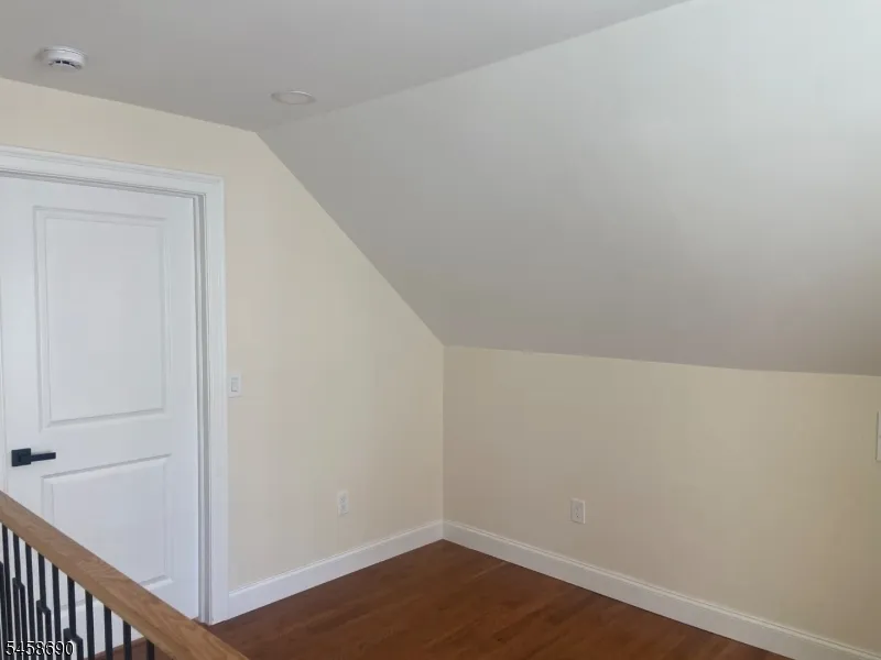 6 Melrose Ave East Orange City, NJ 07018