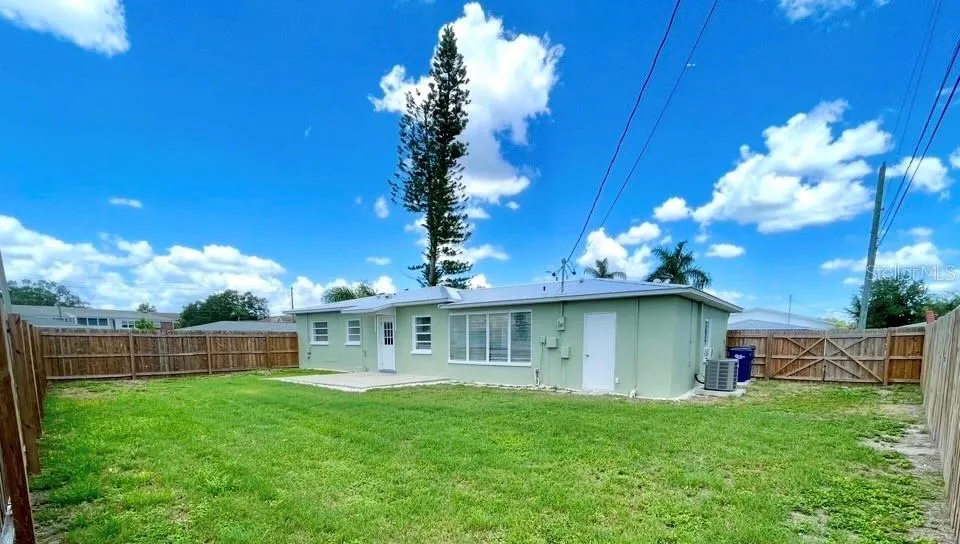 4675 ORLANDO CIRCLE Bradenton, FL 34207