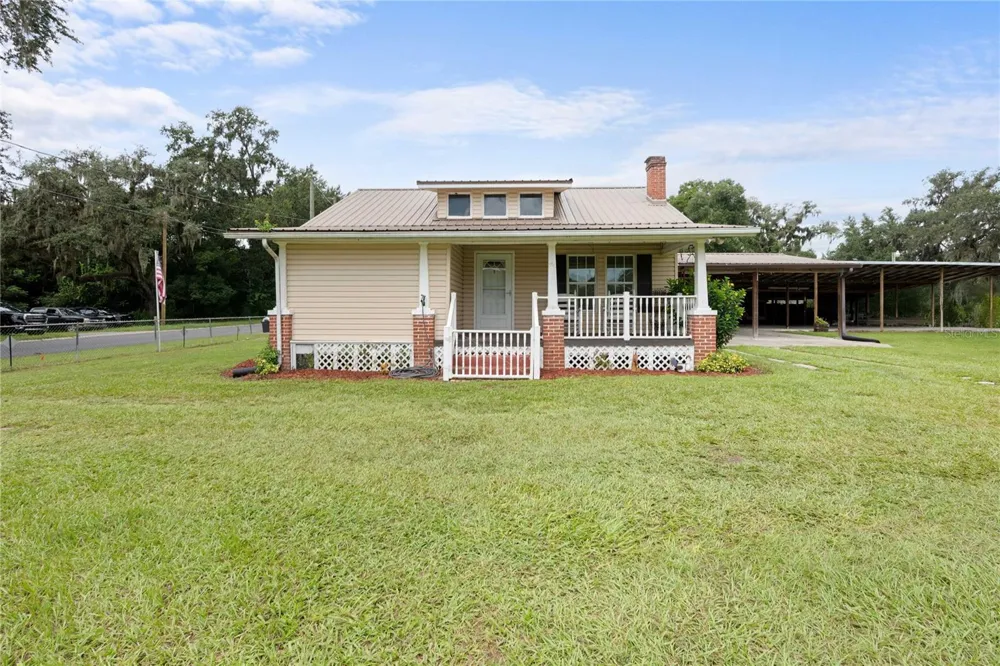 14927 14TH STREET Dade City, FL 33523