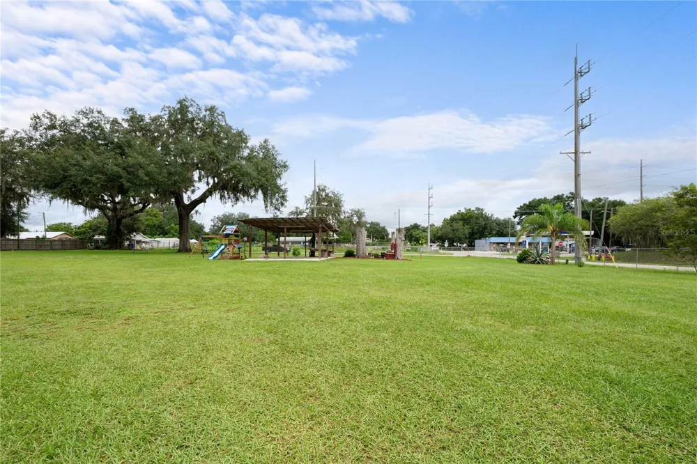 14927 14TH STREET Dade City, FL 33523