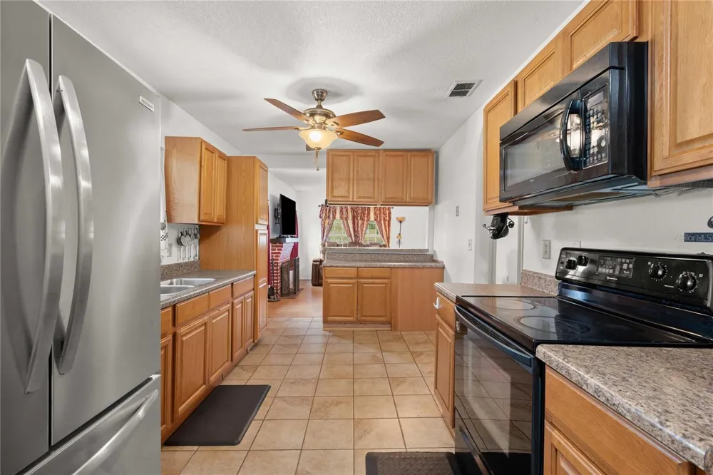 14927 14TH STREET Dade City, FL 33523
