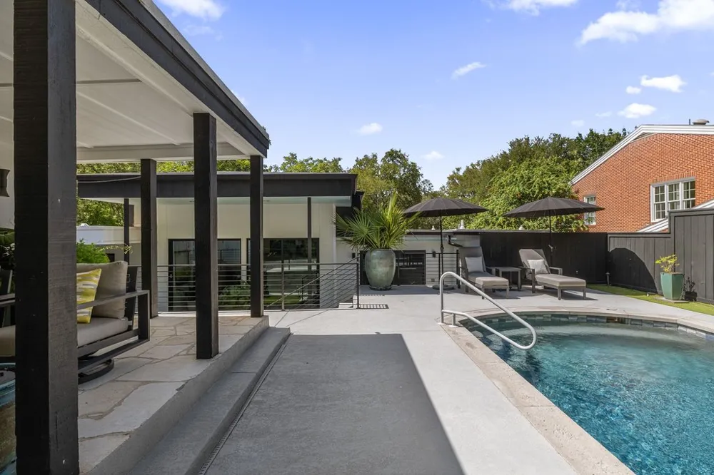 2909 Hillview Road Austin, TX 78703