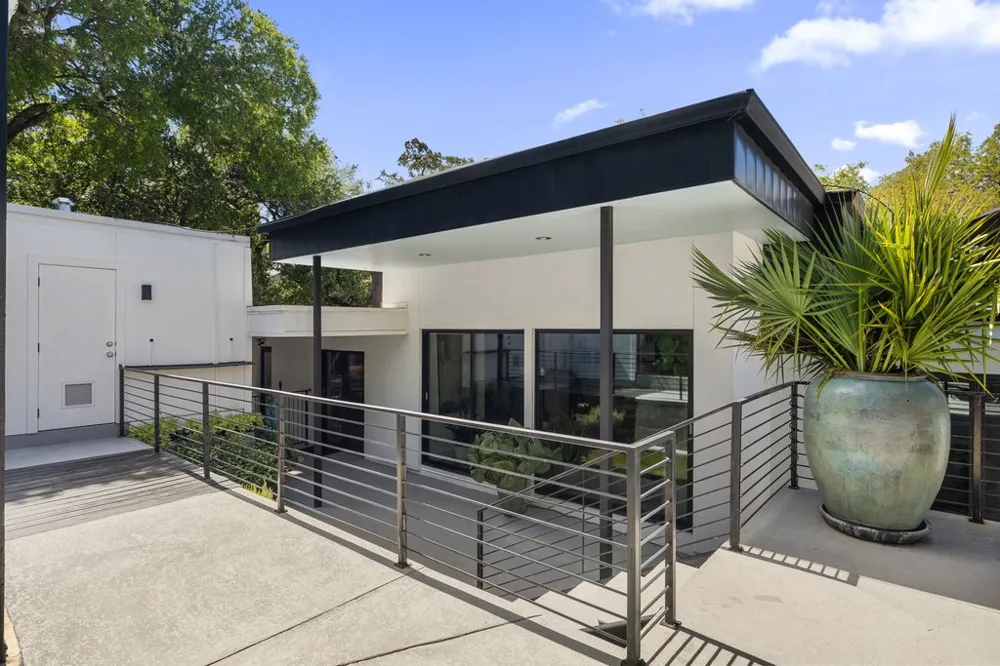 2909 Hillview Road Austin, TX 78703