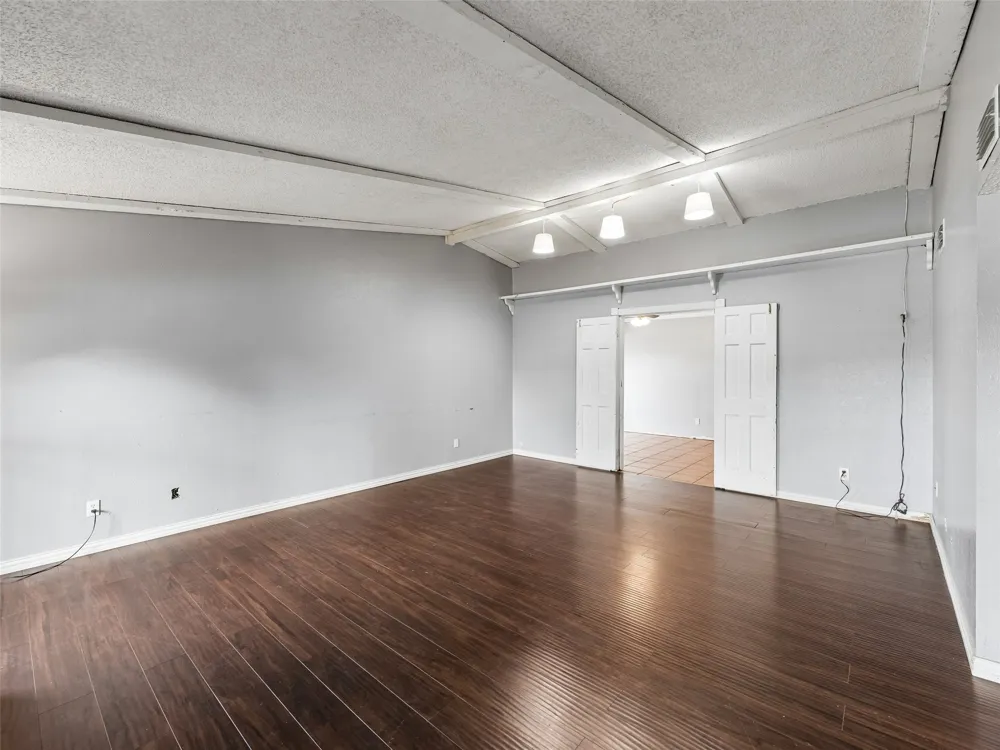 733 Red Wing Drive Lewisville, TX 75067