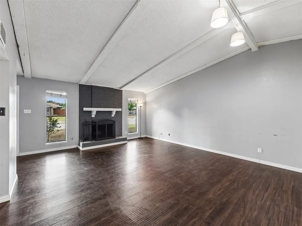 733 Red Wing Drive Lewisville, TX 75067