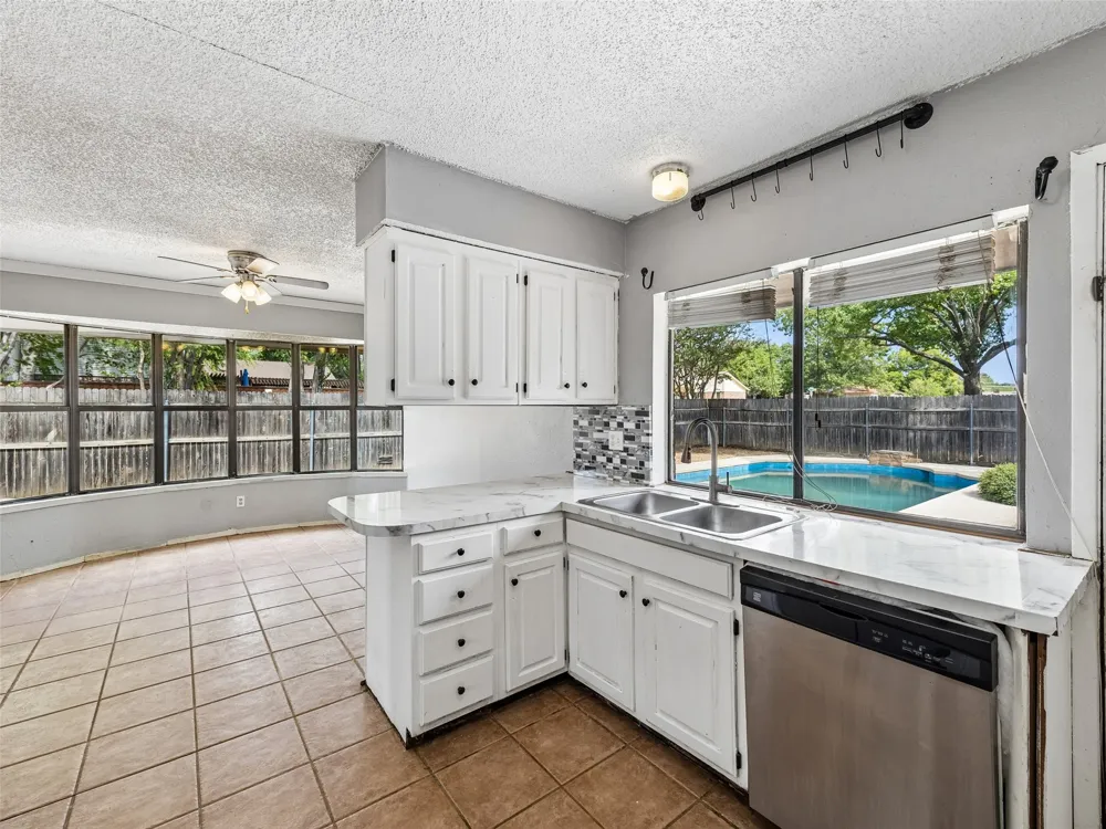733 Red Wing Drive Lewisville, TX 75067