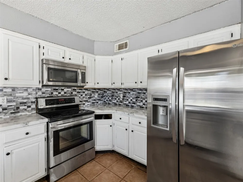 733 Red Wing Drive Lewisville, TX 75067