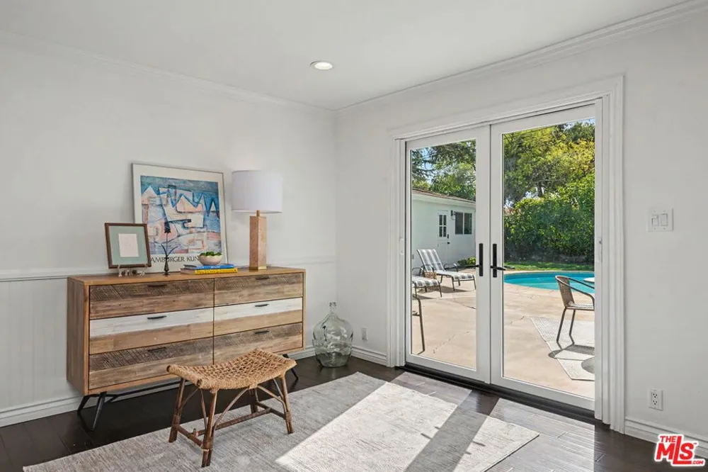 975 Pepperhill Road Pasadena, CA 91107