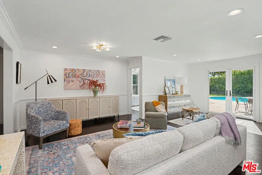 975 Pepperhill Road Pasadena, CA 91107