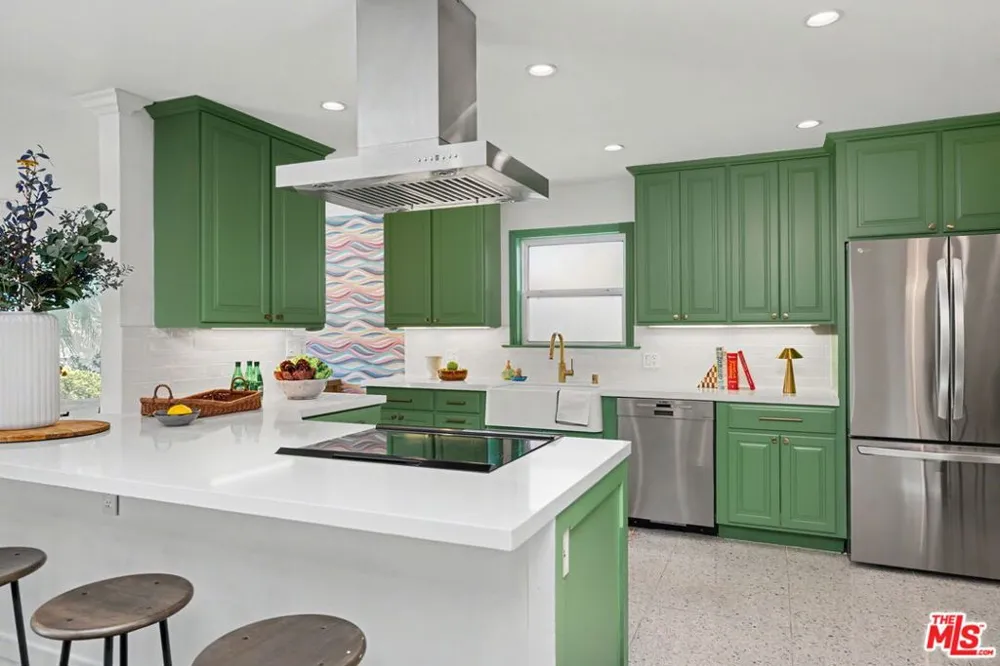 975 Pepperhill Road Pasadena, CA 91107
