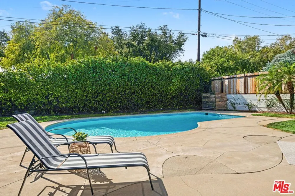 975 Pepperhill Road Pasadena, CA 91107