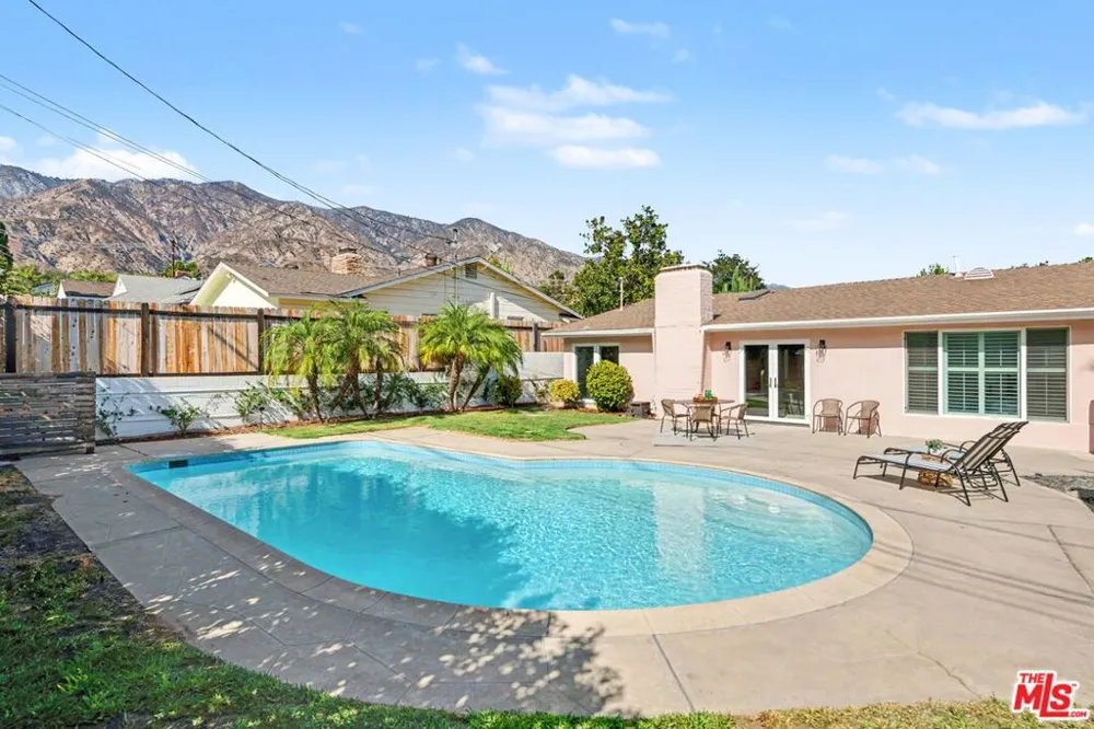 975 Pepperhill Road Pasadena, CA 91107
