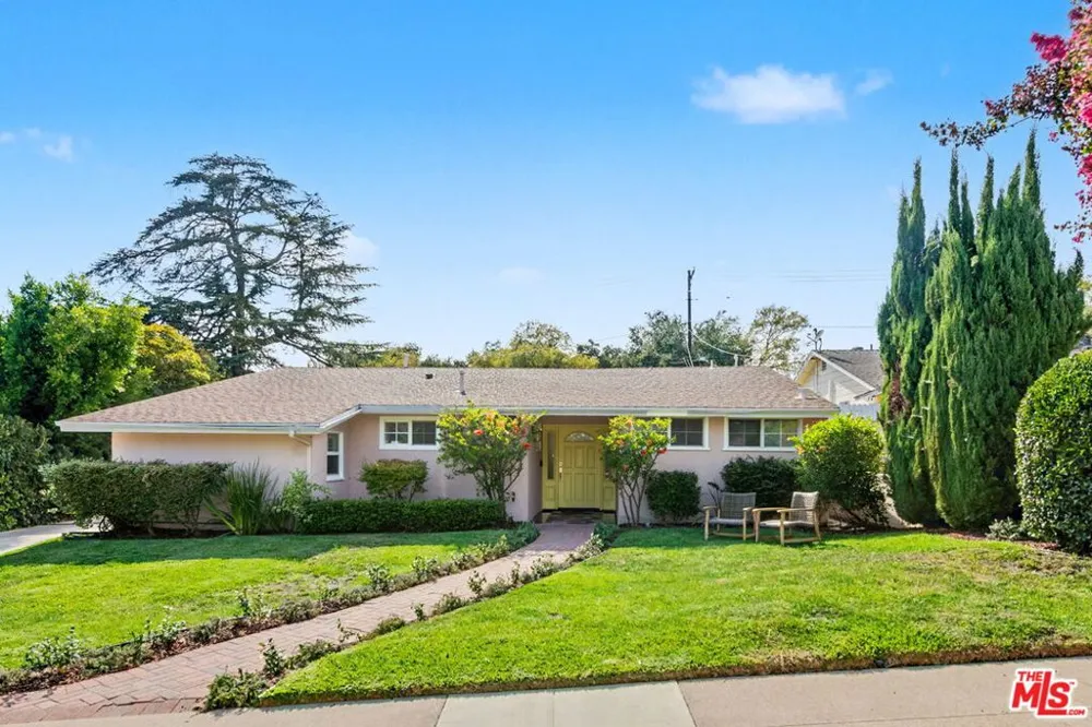 975 Pepperhill Road Pasadena, CA 91107