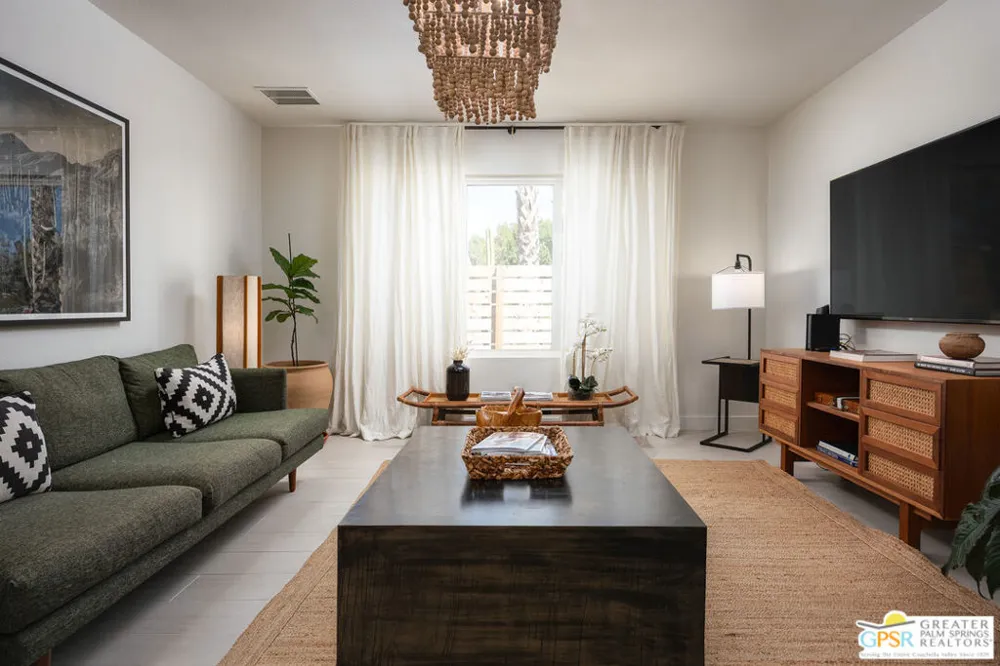 1373 E Madero Circle Palm Springs, CA 92262